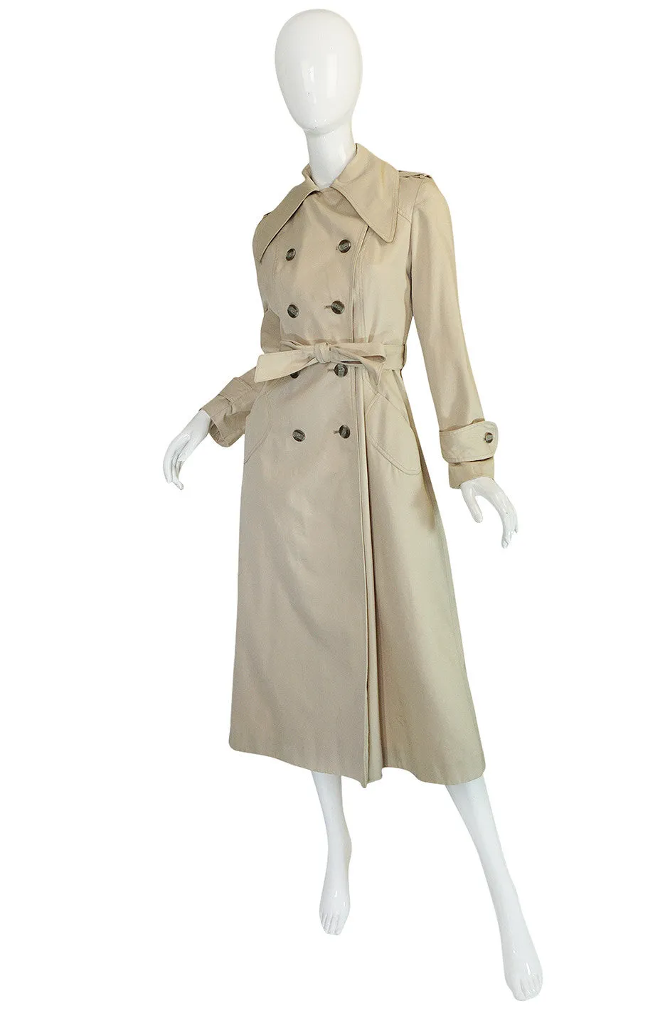 1970s Halston Khaki Trench Coat with Oversized Collar